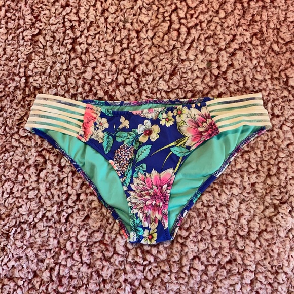 Floral bikini bottoms - Picture 1 of 1